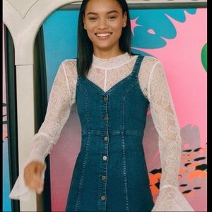 UO Bella Lace Mock-Neck Top